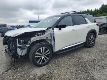  Salvage Nissan Pathfinder