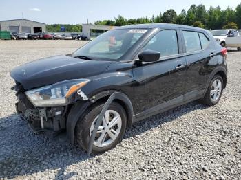  Salvage Nissan Kicks