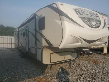  Salvage Autocar 5th Wheel