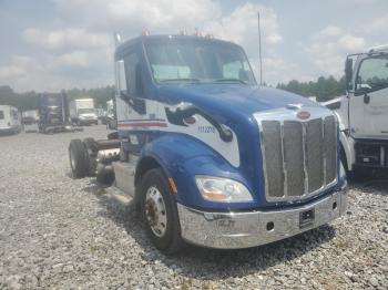  Salvage Peterbilt 579