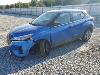  Salvage Nissan Kicks
