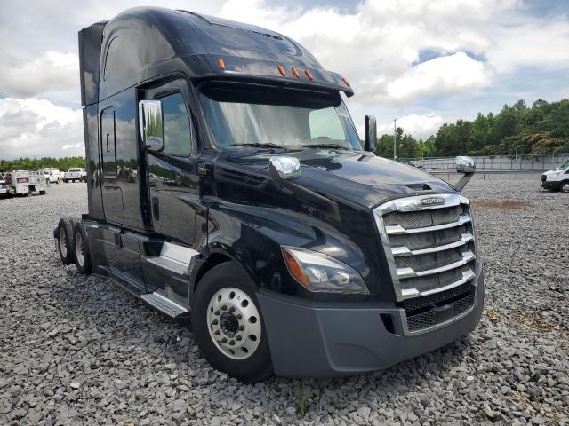  Salvage Freightliner Cascadia 1