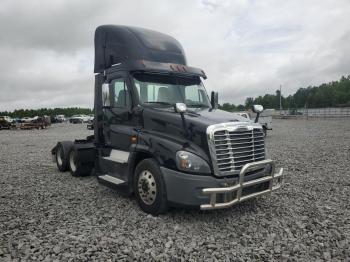  Salvage Freightliner Cascadia 1
