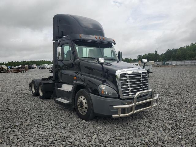  Salvage Freightliner Cascadia 1
