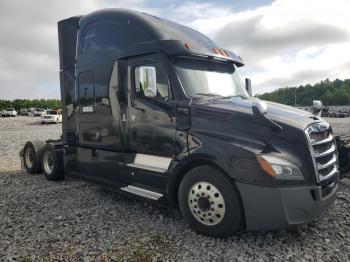  Salvage Freightliner Cascadia 1