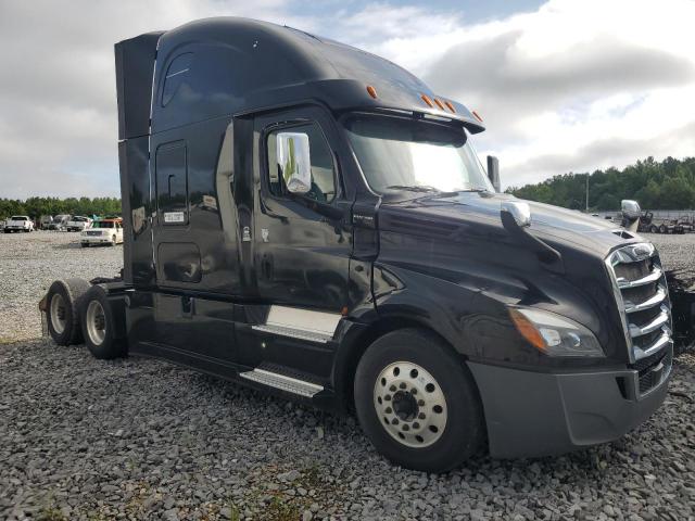  Salvage Freightliner Cascadia 1