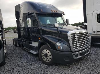  Salvage Freightliner Cascadia 1