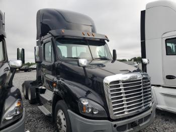  Salvage Freightliner Cascadia