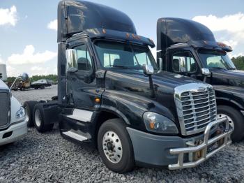  Salvage Freightliner Cascadia 1