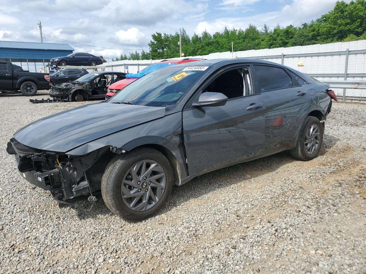 Hyundai ELANTRA Sel Image 1