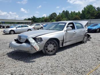  Salvage Lincoln Towncar