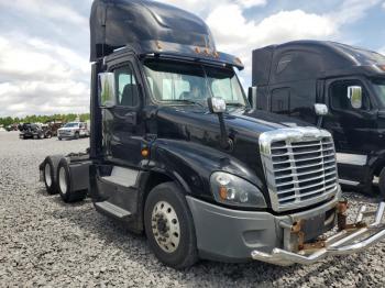  Salvage Freightliner Cascadia 1