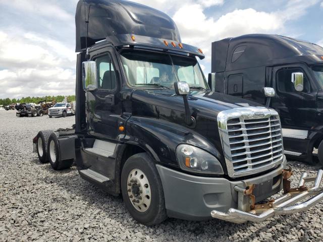  Salvage Freightliner Cascadia 1
