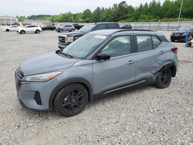  Salvage Nissan Kicks