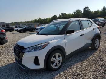  Salvage Nissan Kicks