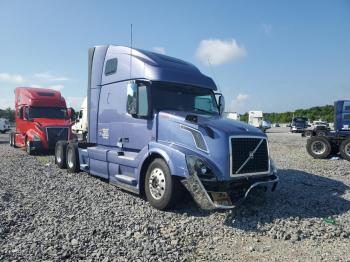  Salvage Volvo Vn