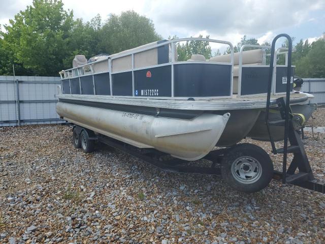  Salvage Tracker Boat