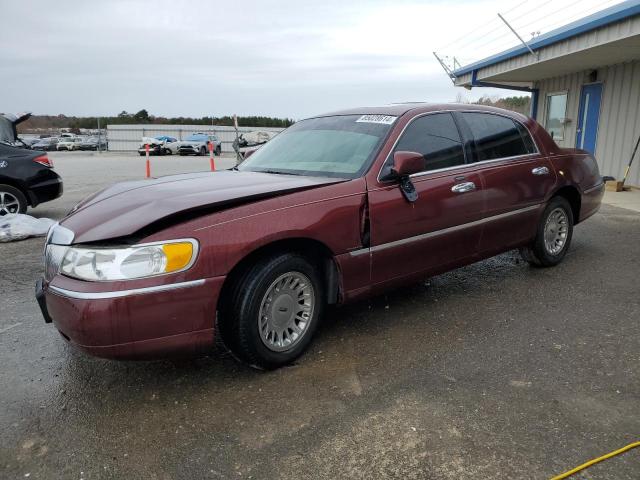  Salvage Lincoln Towncar