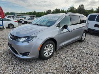  Salvage Chrysler Pacifica