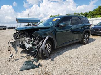  Salvage Nissan Pathfinder