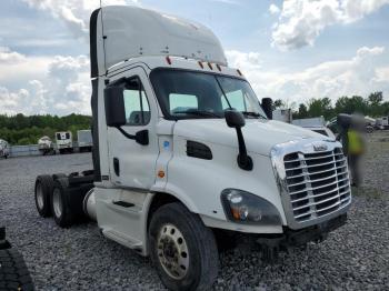  Salvage Freightliner Cascadia 1