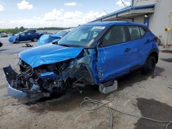  Salvage Nissan Kicks