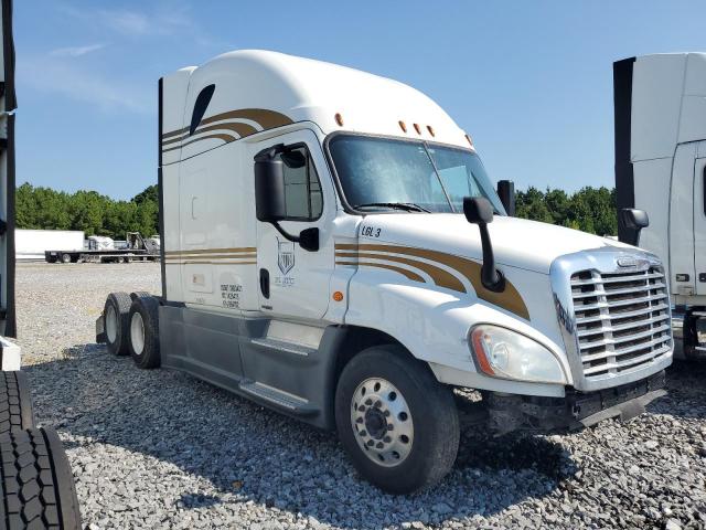  Salvage Freightliner Cascadia 1