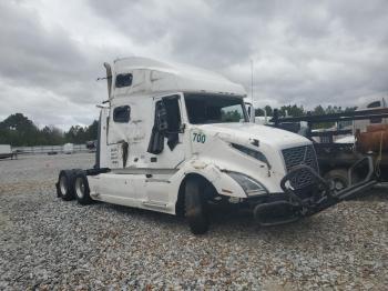  Salvage Volvo Vnl