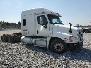  Salvage Freightliner Cascadia 1