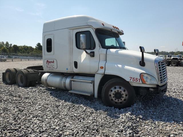  Salvage Freightliner Cascadia 1
