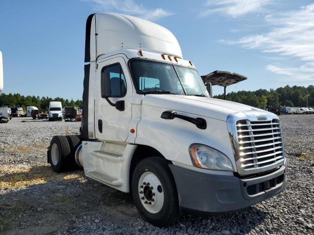 Salvage Freightliner Cascadia 1