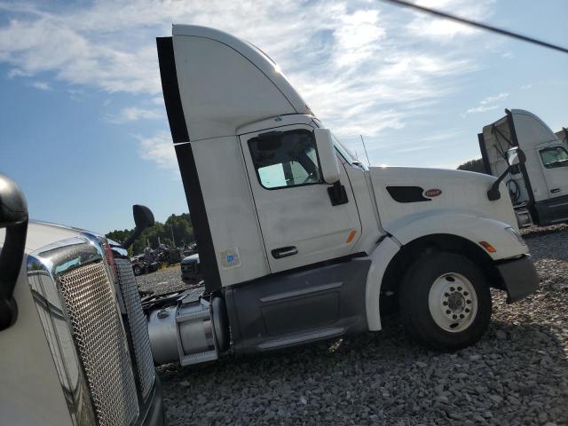  Salvage Peterbilt 579