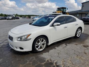  Salvage Nissan Maxima