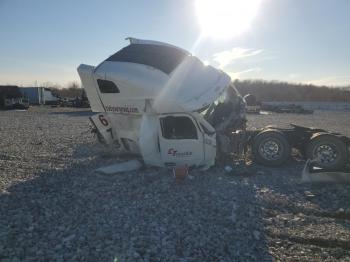 Salvage Peterbilt 579
