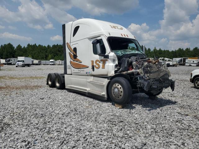  Salvage Freightliner Cascadia 1