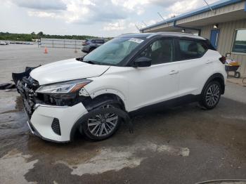  Salvage Nissan Kicks