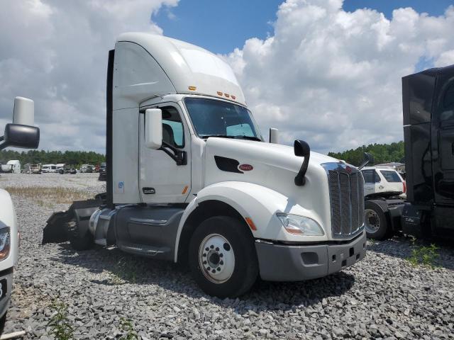  Salvage Peterbilt 579
