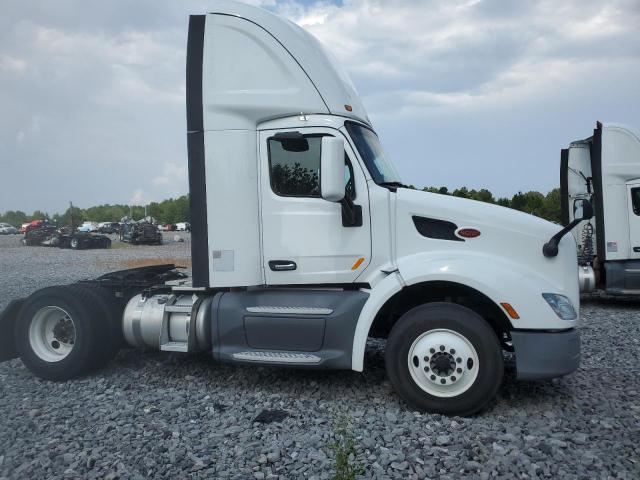  Salvage Peterbilt Tractor 579
