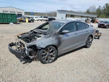  Salvage Chrysler 200