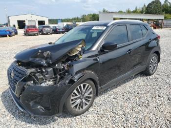  Salvage Nissan Kicks