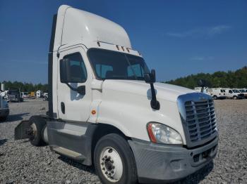  Salvage Freightliner Cascadia 1