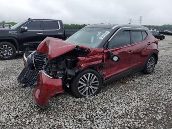  Salvage Nissan Kicks