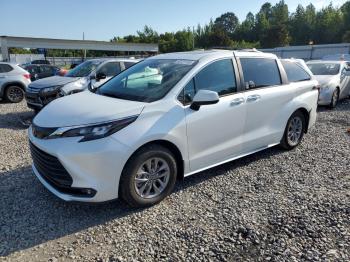  Salvage Toyota Sienna