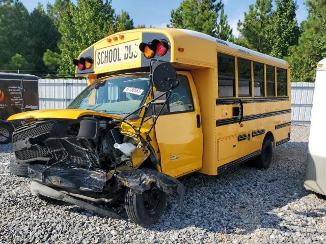 Chevrolet Express G4500 Image 5