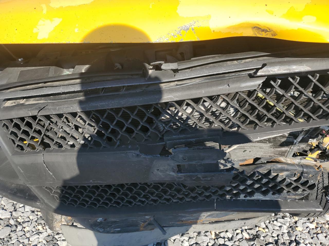 Chevrolet Express G4500 Image 2