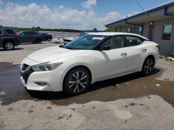  Salvage Nissan Maxima