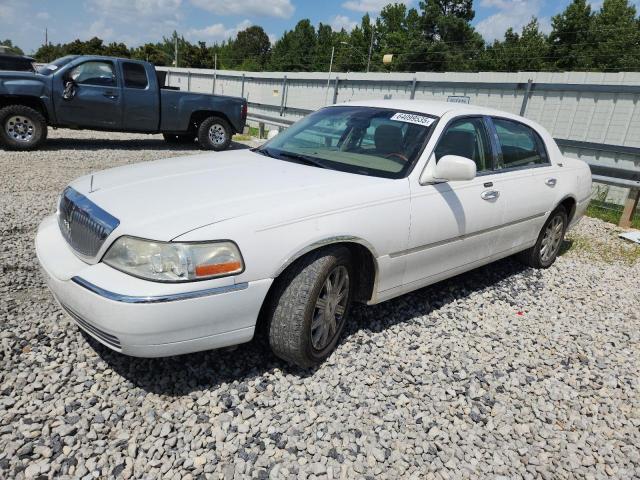  Salvage Lincoln Towncar