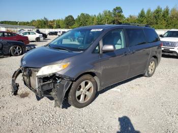  Salvage Toyota Sienna
