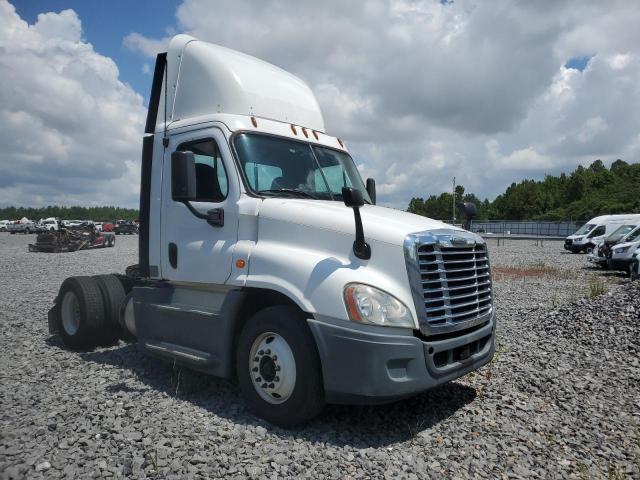  Salvage Freightliner Cascadia 1