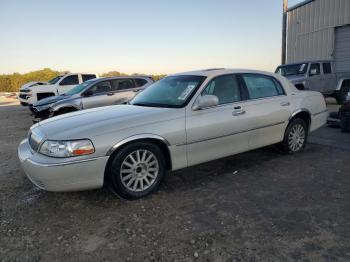  Salvage Lincoln Towncar